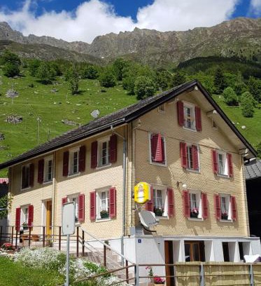 Meien Maison | Gästehaus Alpenglühn