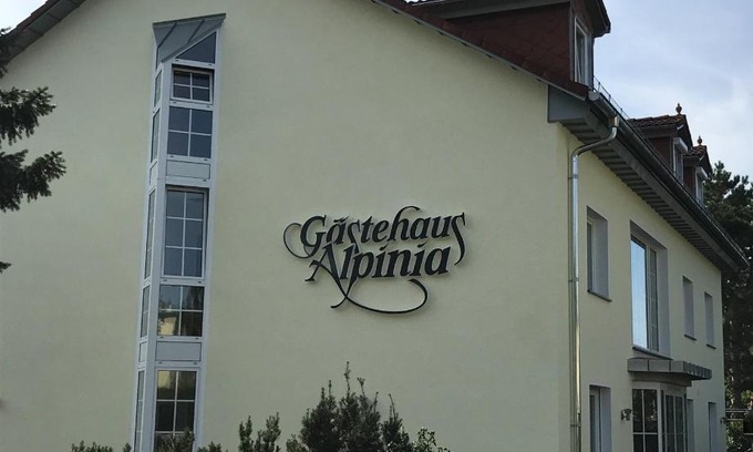 Lichtenrade Maison | Gästehaus Alpinia