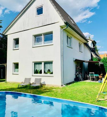 Falkensee Maison | Gästehaus Falkensee, nahe Berlin mit Pool