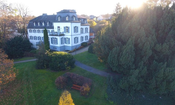 Saffig Appartement | Gästehaus im Schlosspark