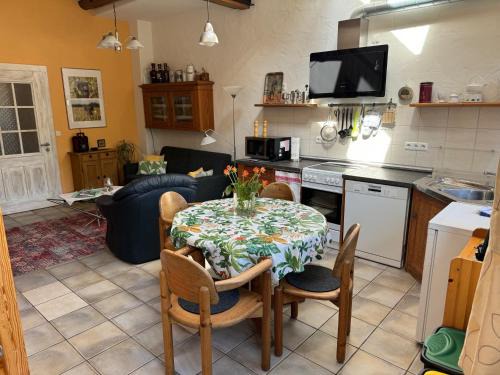 Dickel Appartement | Gästehaus Peerhus Dönsel - jung lüüd