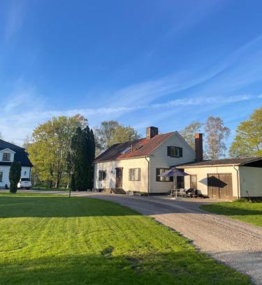 Vikingstad Maison | Gårdsflygel med egen trädgård