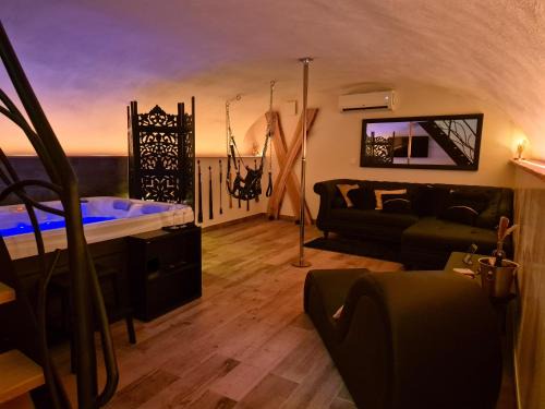 Donzere Maison | Gîte érotique avec spa privatif