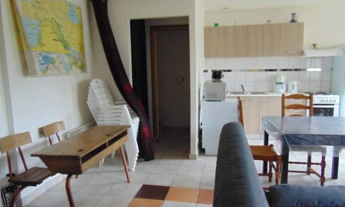 Douchy-les-Ayette Maison | Gîte 4 Jeanne déco Ecole autrefois