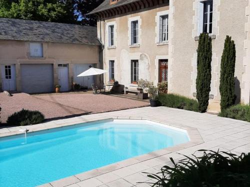 Arfeuilles Maison | Gîte 6 pers avec piscine, terrasse et parc, idéal randos et détente - FR-1-489-436