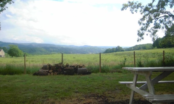 Champagnac Maison | Gîte 8 à 12 personnes Champagnac ( Cantal )