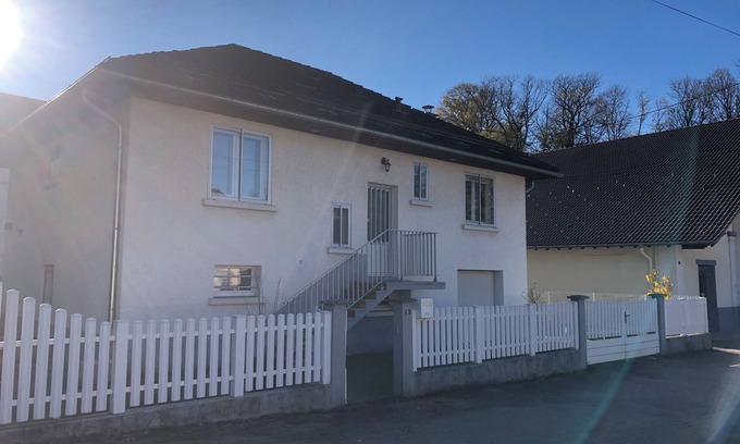 Maiche Appartement | Gîte 'A deux pas du ciné', situé en plein centre-ville de Maîche