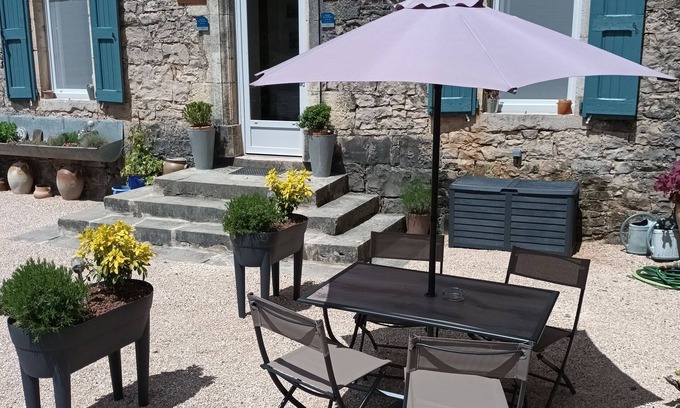 Saint-Georges-de-Levejac Maison | Gîte Albaret*** - 4 pers- Le Charme de la pierre et de la Lauze