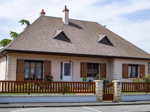 Artenay Maison | Gîte au cœur d'Artenay – 3 chambres, tout confort, à 25 min d'Orléans, proche commerces et musées - FR-1-590-123