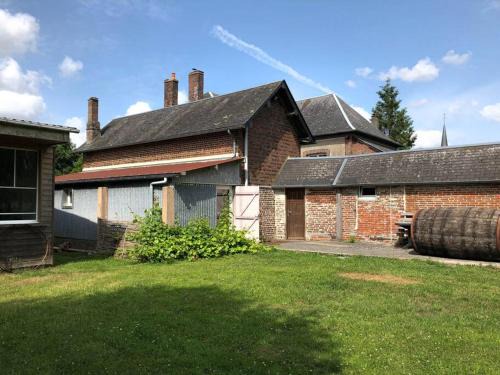 Saint-Aubin-de-Bonneval Maison | Gîte au cœur d'une résidence d'artiste