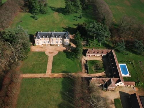 Le Tronchet Maison | Gîte authentique avec piscine chauffée, parc et chevaux, au cœur d'un château historique - FR-1-410-189