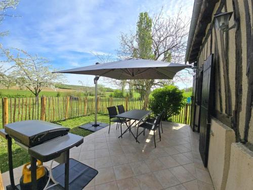 Sainte-Sabine-Born Maison | Gîte Authentique Calme avec Piscine et Jardin Privé - FR-1-616-474