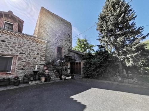 Lorlanges Maison | Gîte Authentique pour 2-3 Pers. avec Cour, Terrain et Pêche, à Proximité de Brioude et Blesle - FR-1-582-353