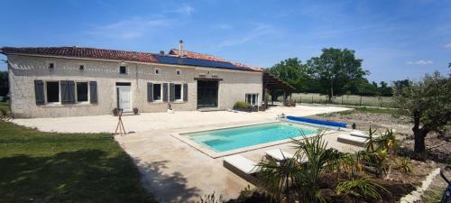 Saint-Aulais-la-Chapelle Appartement | Gîte avec piscine au cœur de la campagne