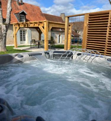 Brouchaud Maison | Gîte avec jacuzzi 6 personnes