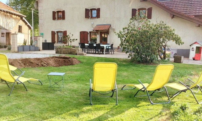 Saint-Nabord Maison | Gîte Belle Fleur à la campagne