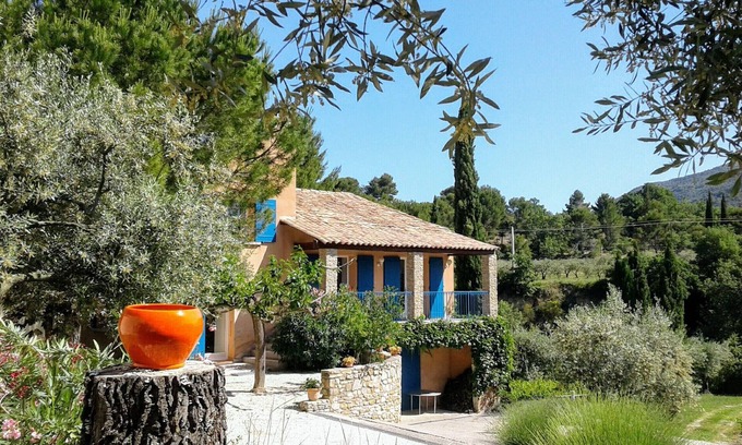 Mirabel-aux-Baronnies Maison | Gîte Bleu au milieu des oliviers