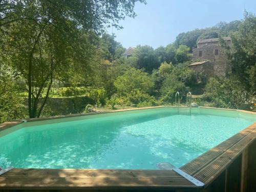 Meyrannes Maison | Gîte cévenol de caractère tout équipé, piscine, aire de jeu et jardin
