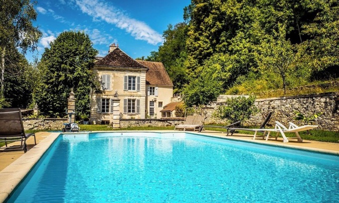 Mailly-le-Chateau Maison | Gîte Château du Colombier, Bourgogne