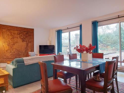 Saint-Sauveur-Marville Maison | Gîte charmant avec jardin clos et parking à Saint-Sauveur-Marville - FR-1-581-146