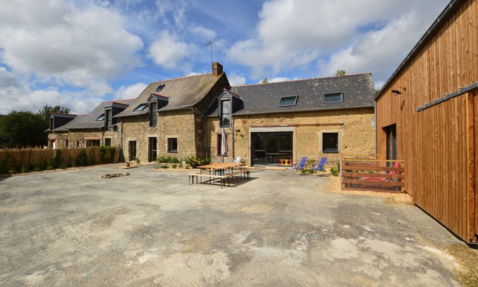Servon-sur-Vilaine Cottage | Grand gîte 15 personnes, salle de jeux et piscine