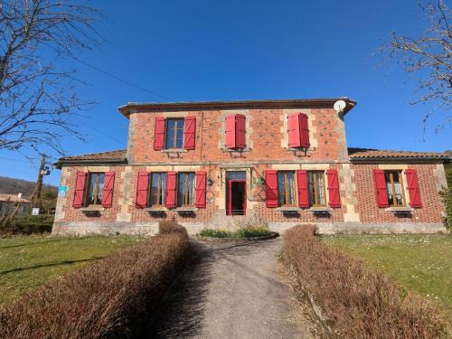 Futeau Maison | Gîte confortable dans l'ancien presbytère de Futeau, 3 chambres, jardin, WiFi, entre Verdun et Châlons - FR-1-585-13