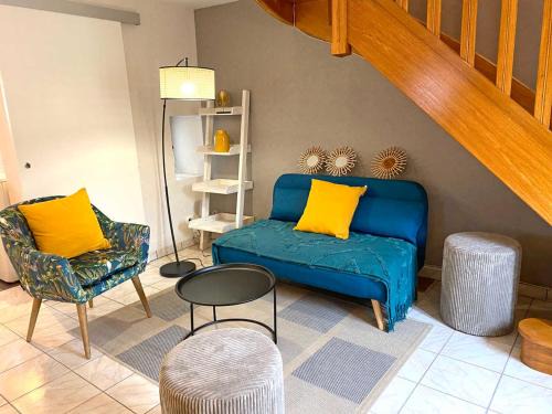 Saint-Bonnet-de-Rochefort Maison | Gîte cosy avec spa, grand jardin, proche de la rivière Sioule - idéal pour famille et relaxation - FR-1-489-342