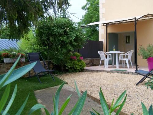Cherveix-Cubas Maison | Gîte cosy 4 pers., terrasse, proche activités nature, WiFi, parking à Cherveix-Cubas - FR-1-616-392