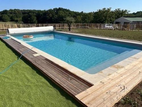 Brantome-en-Perigord Maison | Gîte cosy avec piscine partagée et wifi à Brantôme - FR-1-616-406
