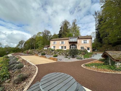 La Lanterne-et-les-Armonts Maison | Gîte du Bois des Hauts : Confort en pleine nature, proche Plateau des 1000 Étangs - FR-1-583-439