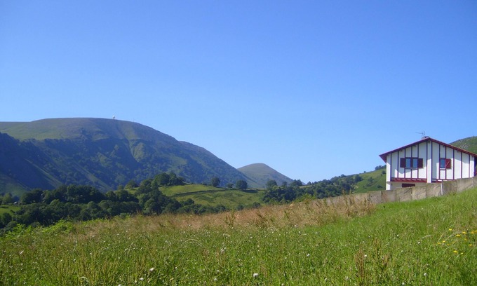 Itxassou Maison | Gîte sur les hauteurs d'Itxassou, Vue Exceptionnelle sur la vallée de la Nive