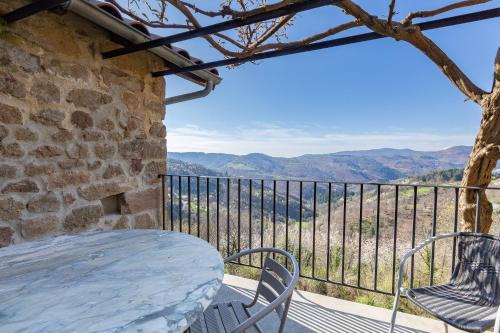 Gluiras Maison | Gîte de Chapelèche Les Glycines