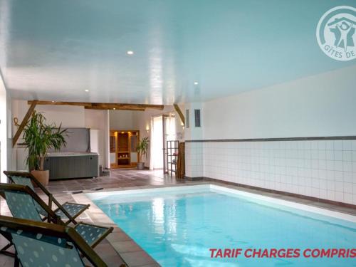 Saint-Just-la-Pendue Maison | Gîte de charme avec spa, sauna et jardin pour 12 personnes - FR-1-496-54
