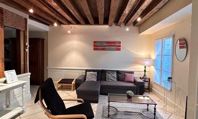 Artenay Maison | Gîte de charme à Artenay : 5 chambres, jardin clos, proche Orléans et Paris, idéal familles et amis - FR-1-590-269