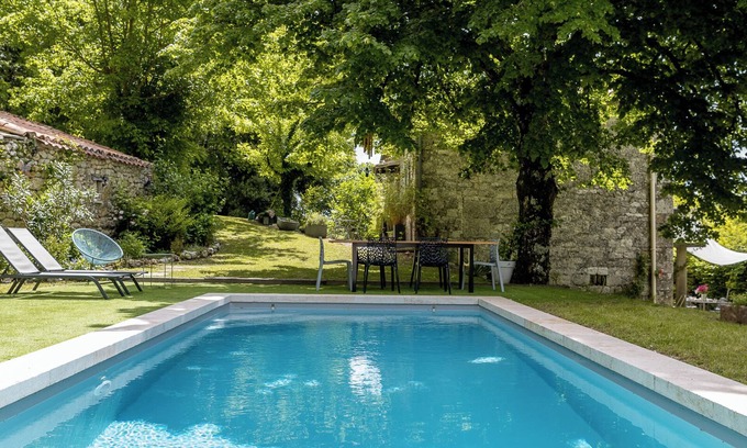 Belveze Maison | Gîte de charme à la campagne, piscine, idéal famille pour sejour calme et nature