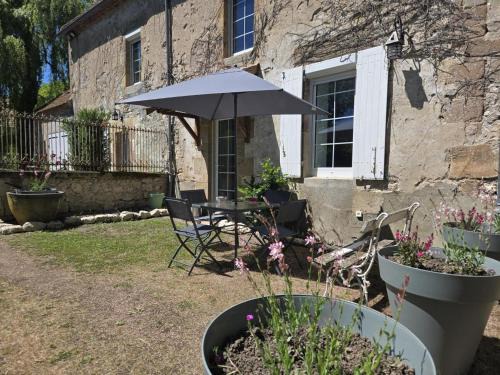Souvigny Maison | Gîte de Charme à Souvigny, Jardin Privatif, Animaux Bienvenus - FR-1-489-581