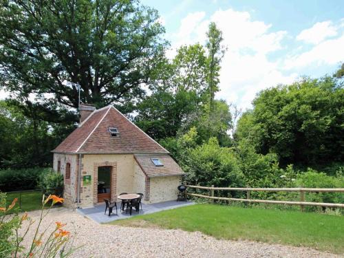 Marchainville Maison | Gîte de Charme Ancien Moulin avec Étang, Terrasse, et Activités au Cœur de Longny au Perche - FR-1-497-84