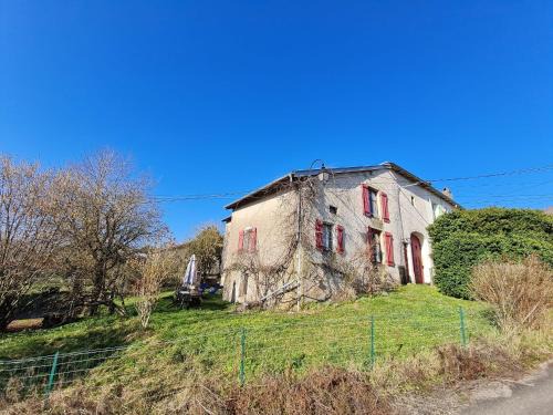 Pulney Maison | Gîte de charme dans ferme lorraine avec jardin clos, à proximité de sentiers et base de loisirs - FR-1-584-32