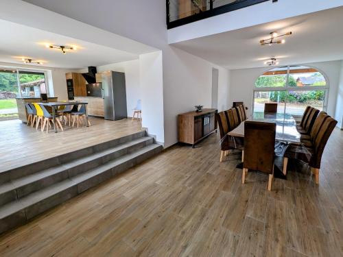 Les Fessey Maison | Gîte de charme dans Les Vosges du sud, parfait pour 14 personnes - FR-1-583-511