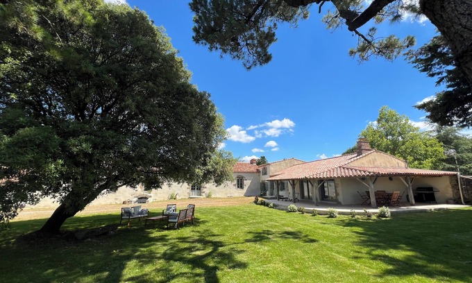 Sallertaine Maison | Gîte de Charme et de Caractère au calme avec jardin et à 10 mins de la mer