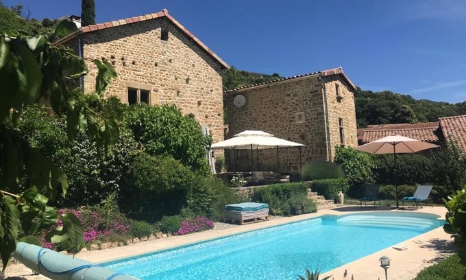 Juvinas Cottage | Gîte de charme - Le Mas L'Essenchaou du XVIe siècle