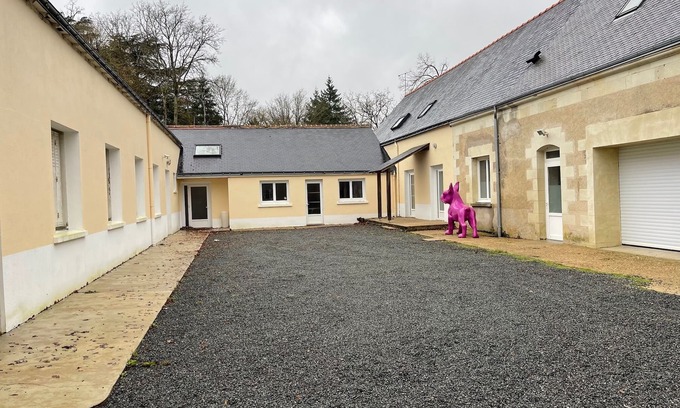 Veigne Maison | Salle des fêtes et Gîte 8 couchages. Proche des Châteaux de la Loire.
