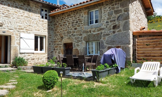 Jeansagniere Cottage | Gîte de montagne à 1000m au cœur des monts du Forez (ski, raquettes, rando ...)