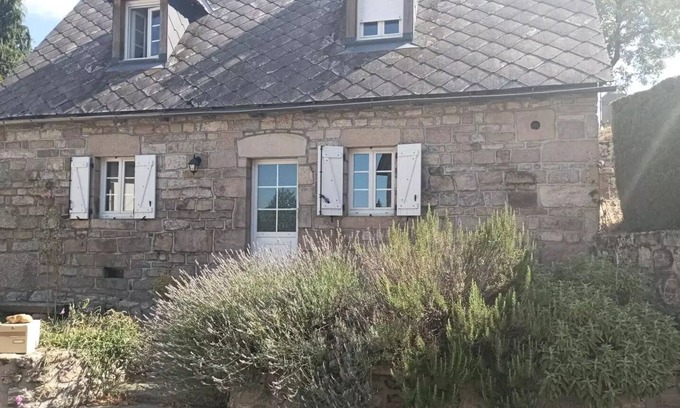 Saint-Yrieix-le-Dejalat Villa | Gîte de France 4 personnes
