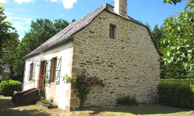 Marcillac-la-Croisille Villa | Gîte de France 6 personnes