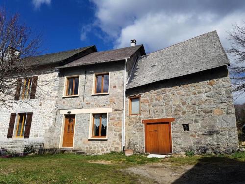 Alleyrat Appartement | Gîte de France à Alleyrat 3 épis - Gîte de France 4 personnes MAE-9324