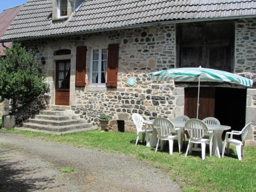 Rilhac-Xaintrie Appartement | Gîte de France à Rilhac Xaintrie 2 épis - Gîte de France 4 personnes MAE-9914