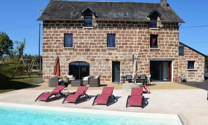 Saint-Cyr-la-Roche Villa | Gîte de France 8 personnes