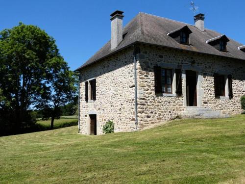 Latronche Appartement | Gîte de France Grand 2 épis - Gîte de France 6 personnes MAE-9454