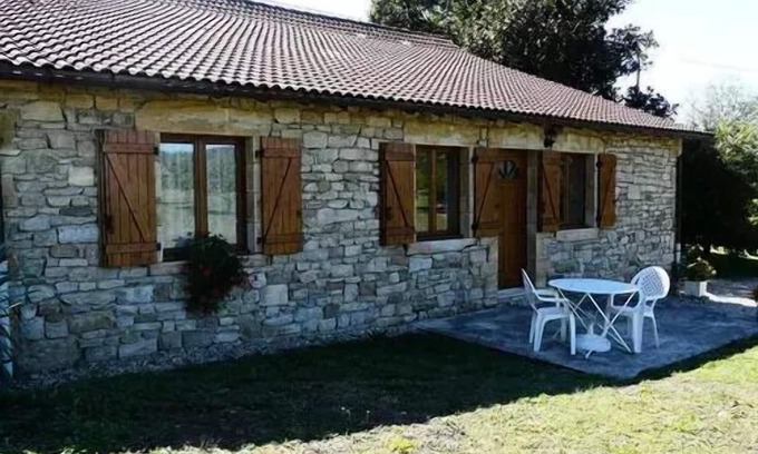 Saillac Villa | Gîte de France 2 personnes